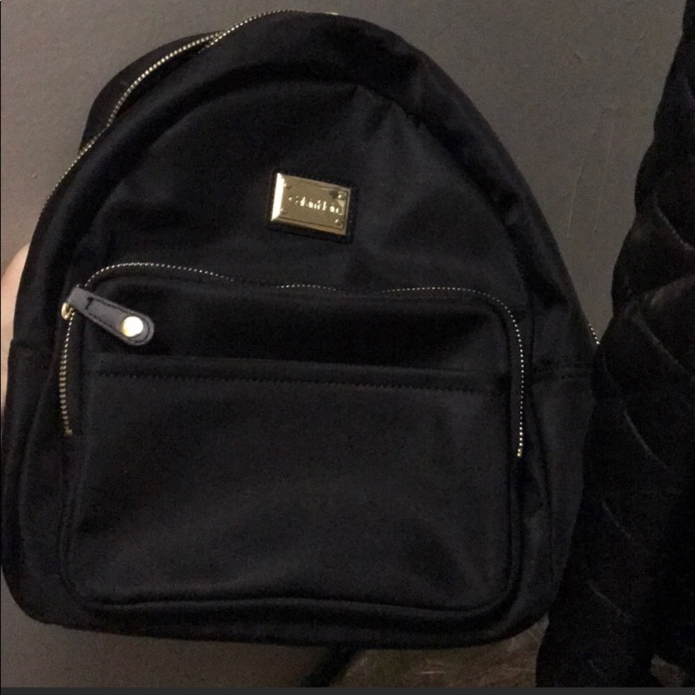 Calvin Klein 🎒